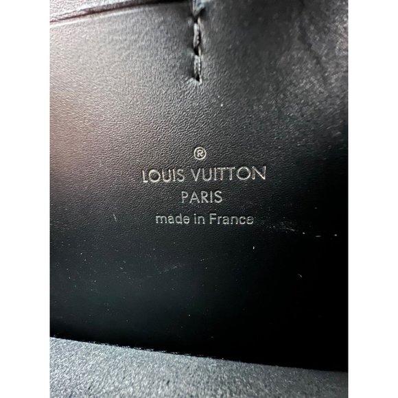 LOUIS VUITTON Reverse Giant Monogram Dauphine Bumbag Clutch - Picture 4 of 15